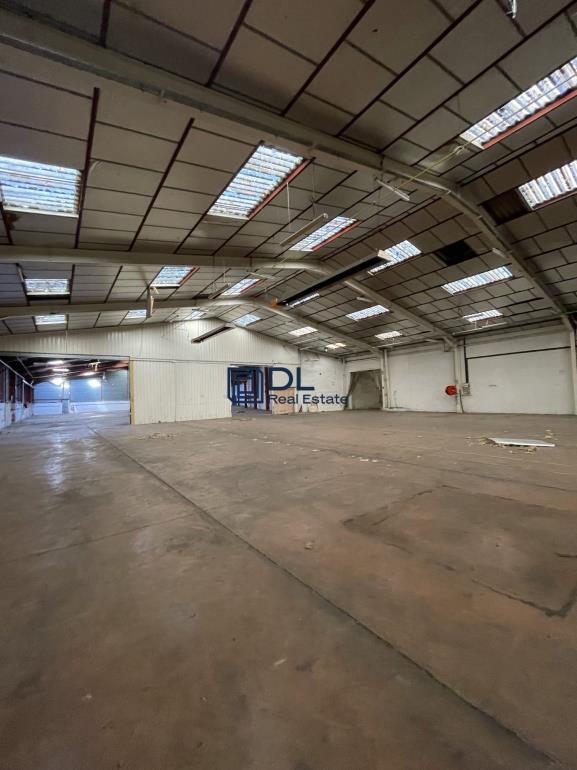 Entrepôt à louer à Thiverval-Grignon - 8 900 m²