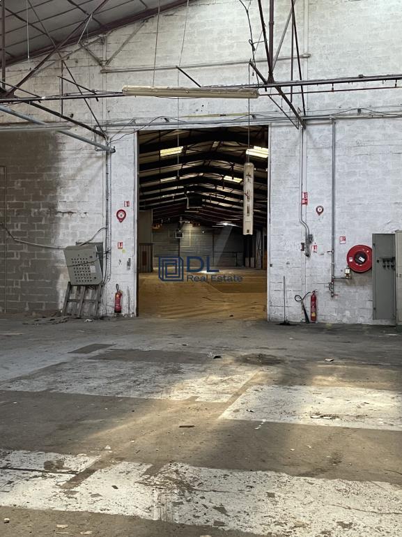 Entrepôt à louer à Thiverval-Grignon - 8 900 m²