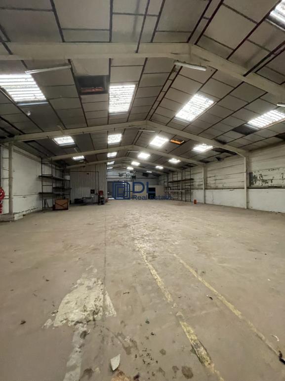 Entrepôt à louer à Thiverval-Grignon - 8 900 m²