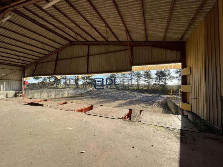 Entrepôt à louer à Thiverval-Grignon - 8 900 m²