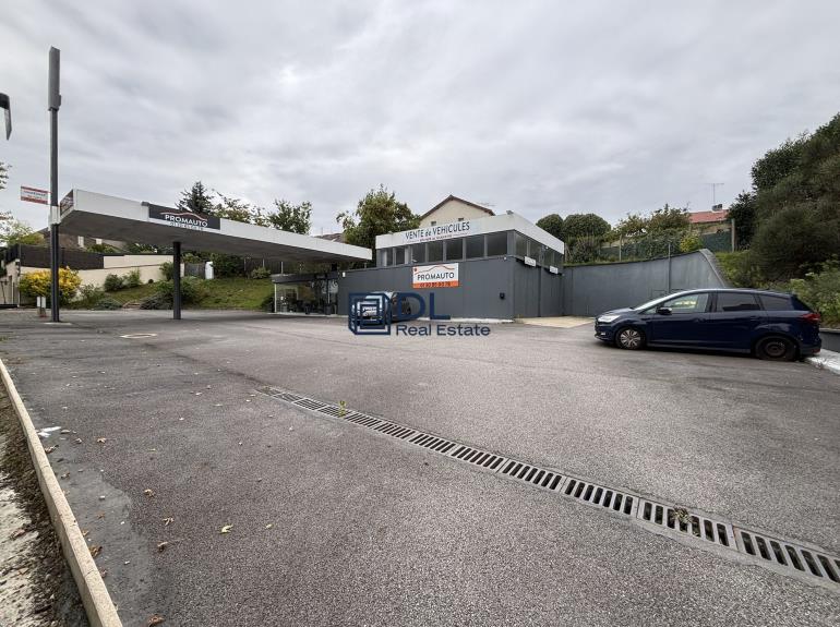 Entrepôt à vendre à Fontenay-le-Fleury - 250 m²