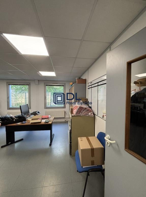 Entrepôt à louer à Buc - 1 470 m²