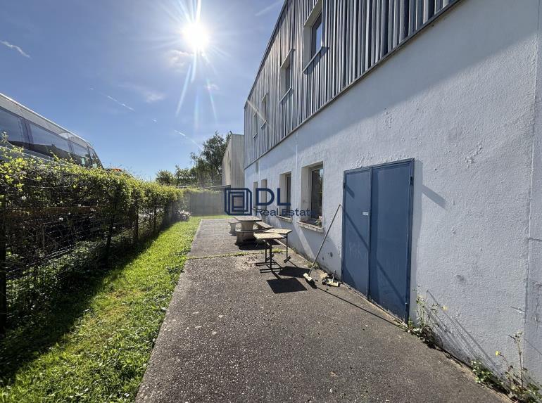 Entrepôt à louer à Buc - 1 470 m²