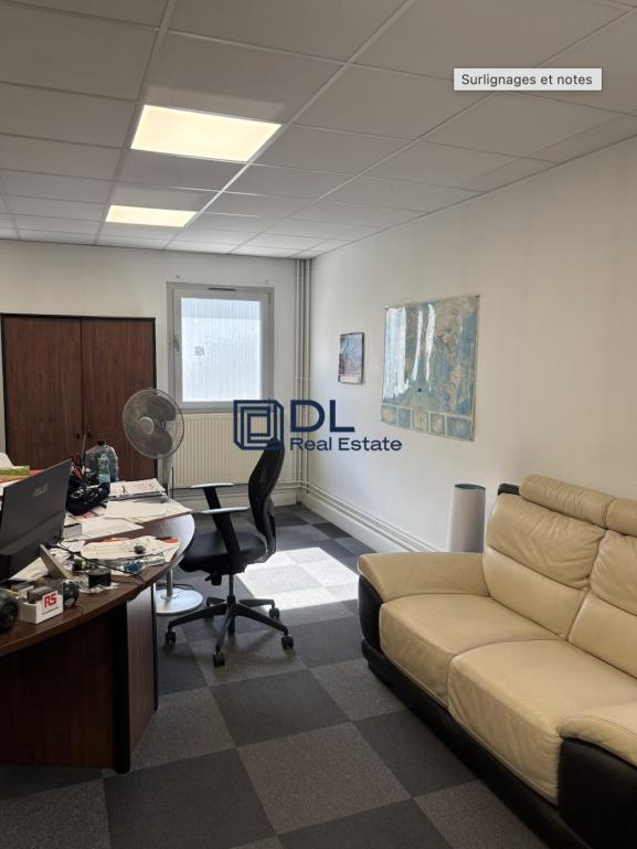 Entrepôt à louer à Buc - 1 470 m²