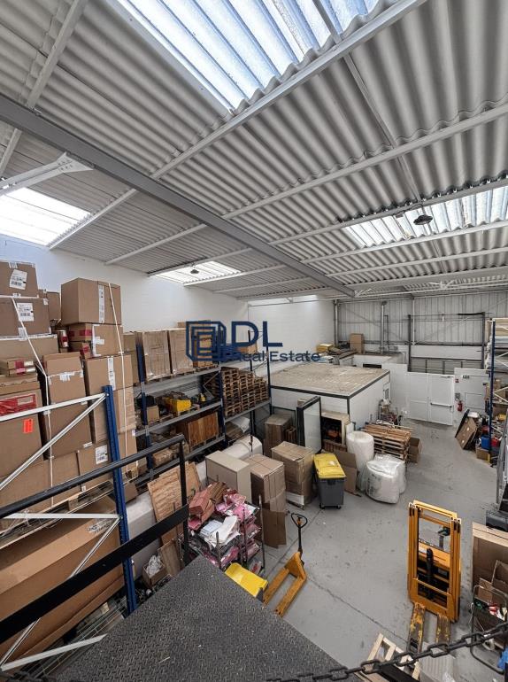 Entrepôt à louer à Buc - 1 470 m²