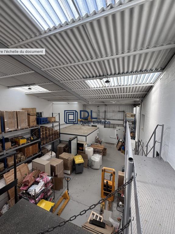 Entrepôt à louer à Buc - 1 470 m²