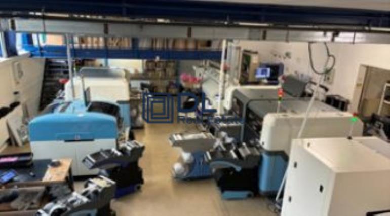 Entrepôt à louer à Buc - 1 470 m²