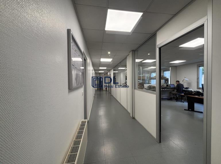 Entrepôt à louer à Buc - 1 470 m²