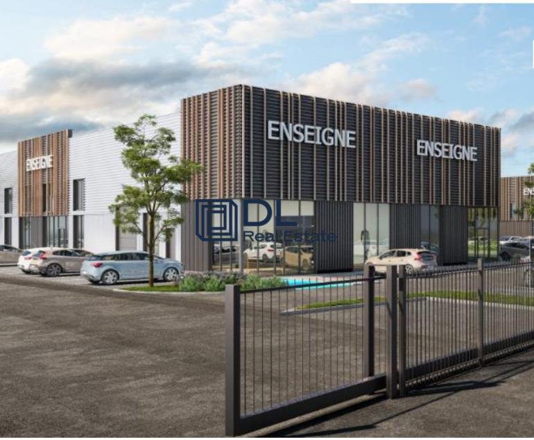 Entrepôt à louer à Croix - 230 m²