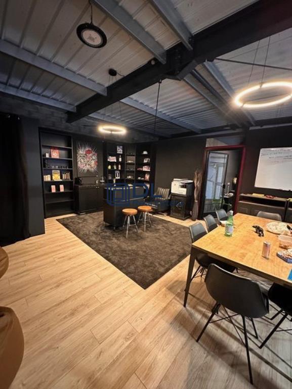 Entrepôt à louer à Serris - 247 m²
