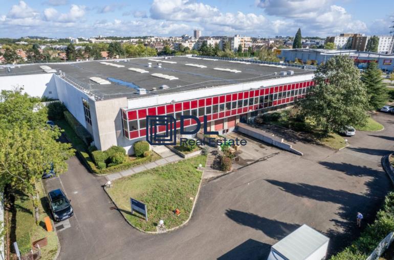 Entrepôt à louer à Maurepas - 4 733 m²