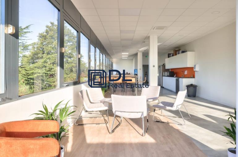 Entrepôt à louer à Maurepas - 4 733 m²