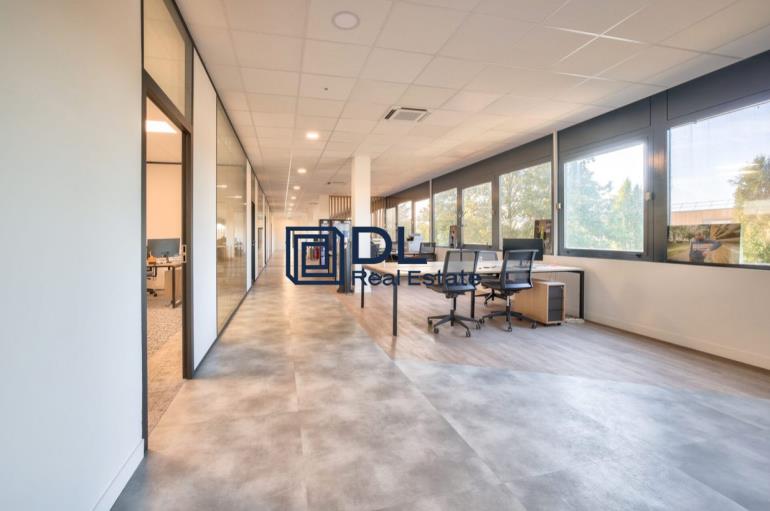 Entrepôt à louer à Maurepas - 4 733 m²