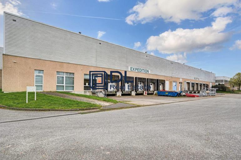 Entrepôt à louer à Coignières - 8 470 m²