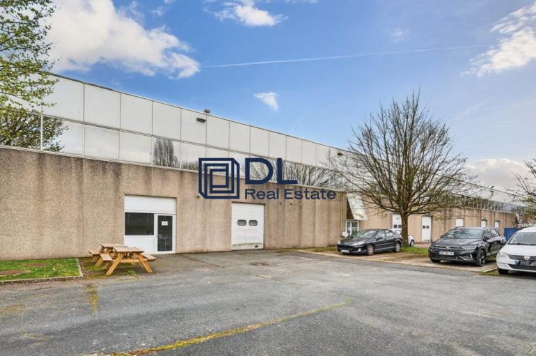 Entrepôt à louer à Coignières - 8 470 m²