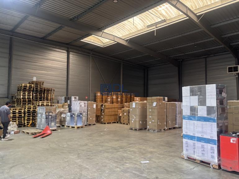 Entrepôt à vendre à Santeny - 5 400 m²
