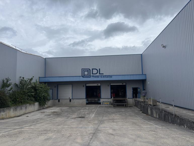 Entrepôt à vendre à Santeny - 5 400 m²