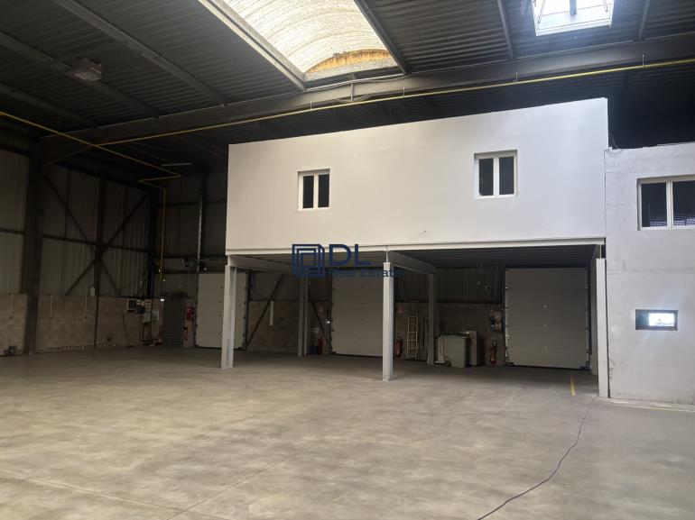 Entrepôt à vendre à Santeny - 5 400 m²