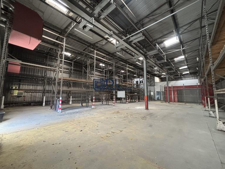 Entrepôt à louer à Coignières - 551 m²