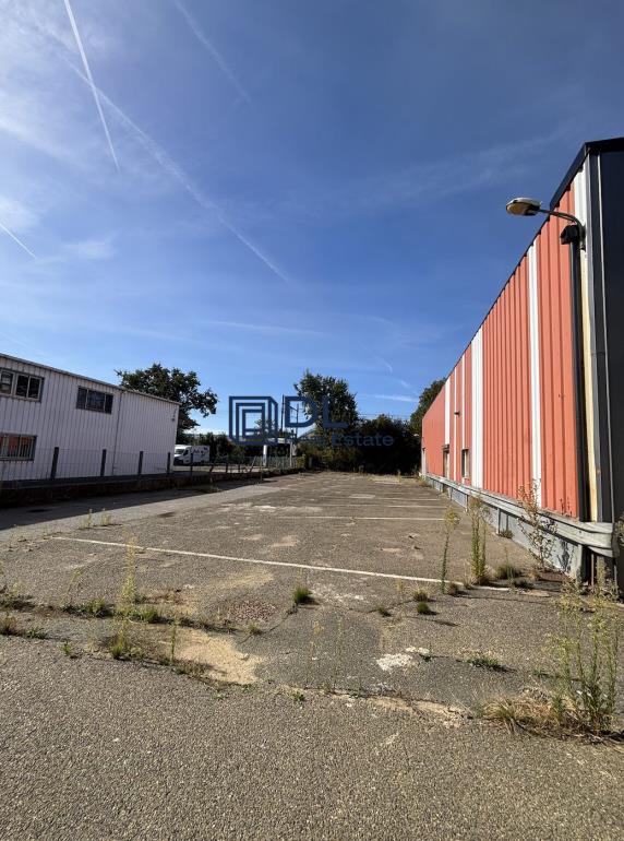 Entrepôt à louer à Coignières - 551 m²
