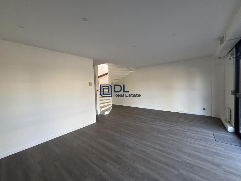 Entrepôt à louer à Coignières - 432 m²