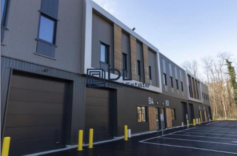 Entrepôt à louer à Mureaux - 3 266 m²