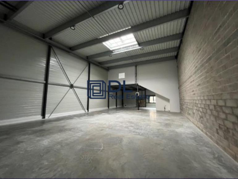 Entrepôt à louer à Mureaux - 3 266 m²