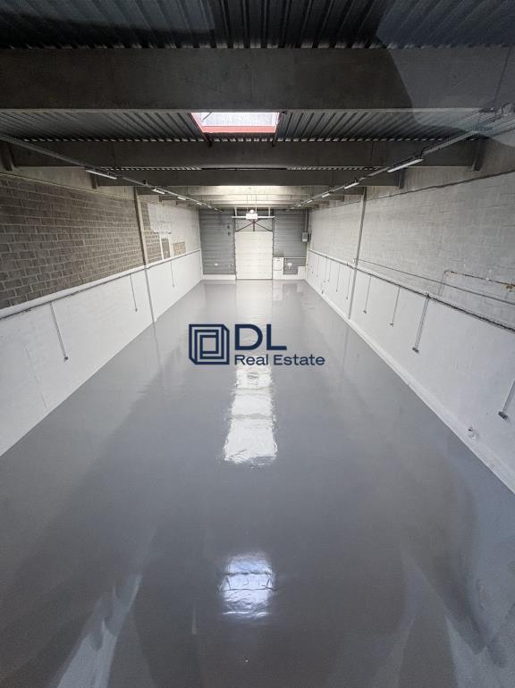 Entrepôt à louer à Coignières - 443 m²