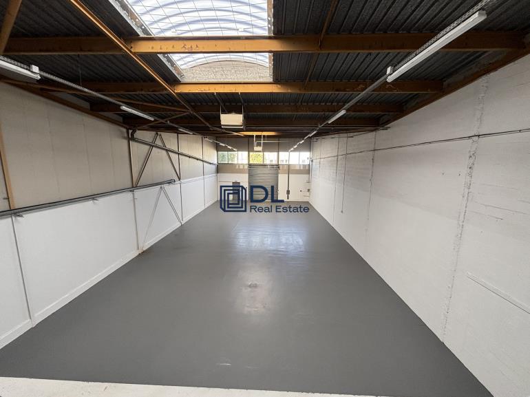 Entrepôt à louer à Coignières - 443 m²
