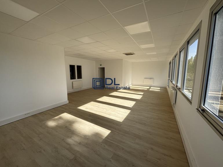 Entrepôt à louer à Coignières - 443 m²