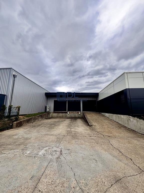 Entrepôt à vendre à Ecquevilly - 2 542 m²