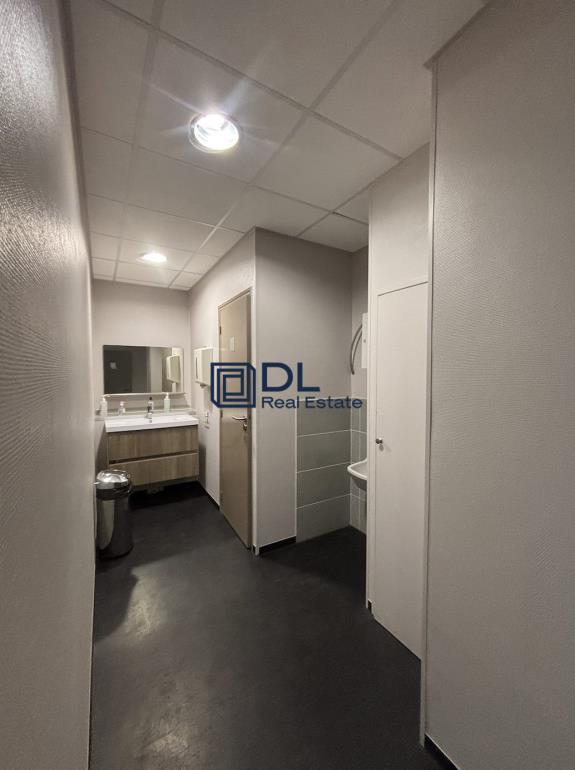 Entrepôt à vendre à Houdan - 348 m²