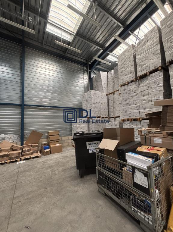 Entrepôt à vendre à Houdan - 348 m²