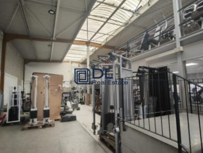 Entrepôt à louer à Plaisir - 668 m²