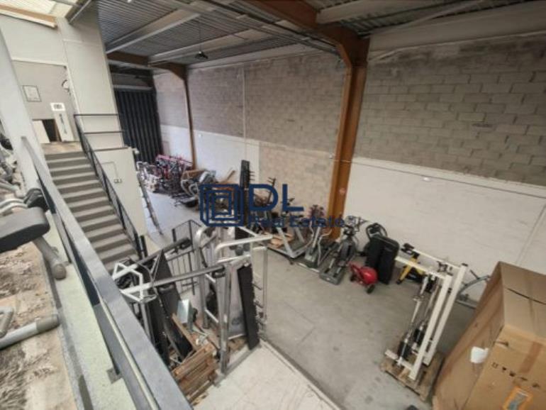 Entrepôt à louer à Plaisir - 668 m²