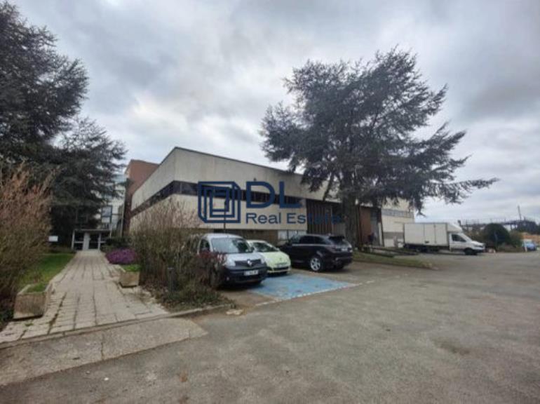 Entrepôt à louer à Plaisir - 668 m²
