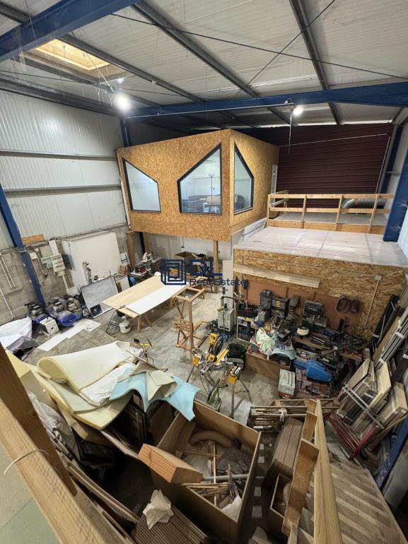 Entrepôt à louer à Brie-Comte-Robert - 615 m²