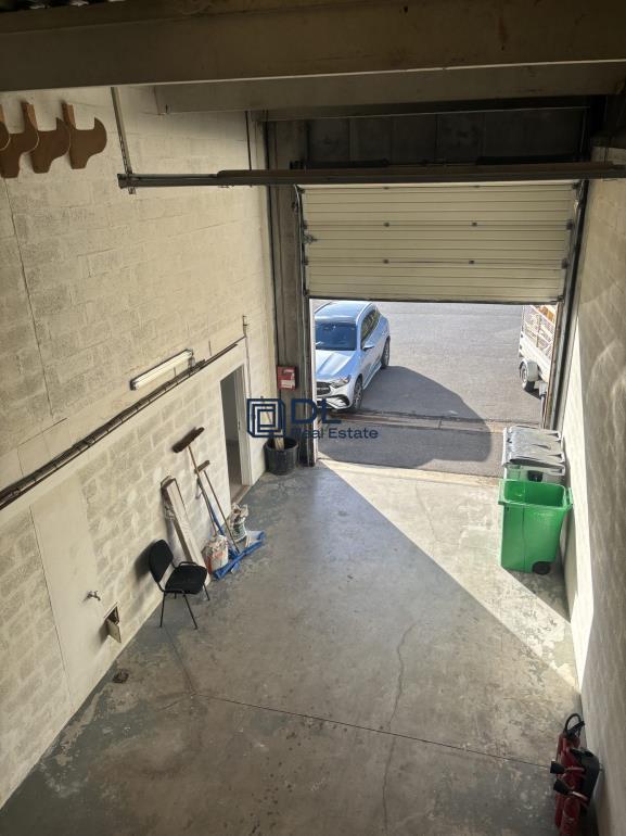 Entrepôt à vendre à Roissy-en-Brie - 270 m²
