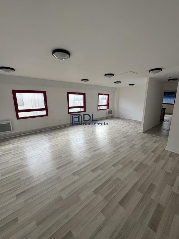 Entrepôt à vendre à Roissy-en-Brie - 270 m²