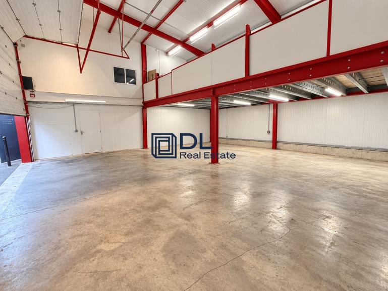 Entrepôt à vendre à Brie-Comte-Robert - 320 m²