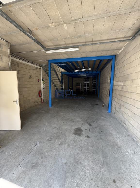 Entrepôt à louer à Valenton - 200 m²