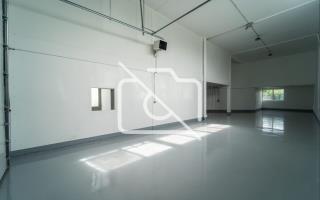 Entrepôt à louer à Évry - 210 m²