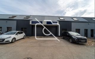 Entrepôt à louer à Évry - 210 m²
