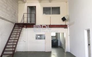 Entrepôt à louer à Combs-la-Ville - 182 m²