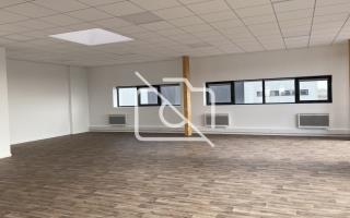 Entrepôt à louer à Brie-Comte-Robert - 3 287 m²