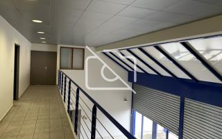 Entrepôt à vendre à Morangis - 2 200 m²