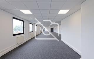 Entrepôt à louer à Évry - 700 m²
