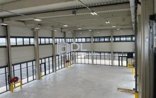 Entrepôt à louer à Réau - 569 m²