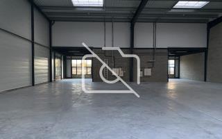 Entrepôt à louer à Saint-Pierre-du-Perray - 704 m²