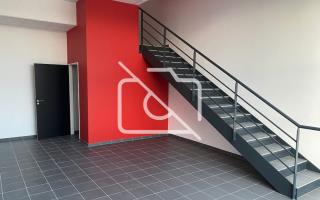 Entrepôt à louer à Saint-Pierre-du-Perray - 704 m²